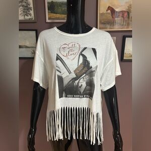 NWT- Vinyl Icons White Fringe Graphic T-Shirt Country Western Size Large